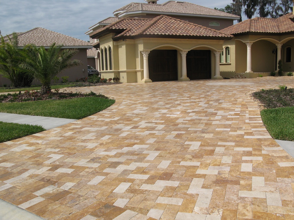 https://www.paversblocks.com/wp-content/uploads/2015/04/travertine-westchase-1.jpg